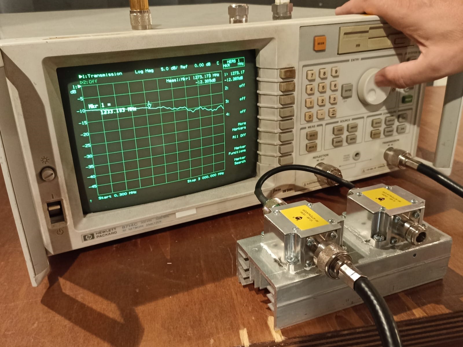 Attenuatori autocostruiti da 6 e 10 dB 150W